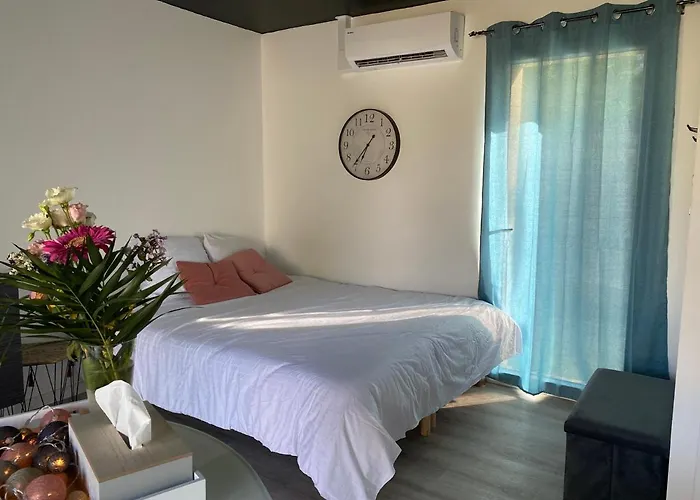 Сasa de vacaciones Le Petit Nous- Cosy Avec Jacuzzi En Anjou Le Mesnil-en-Vallée